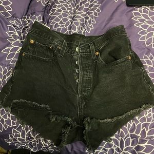 Levi’s 502 shorts, size 26